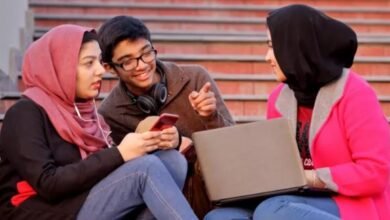 One dollar on 100 stars' Facebook's Stars program now available for Pakistani user