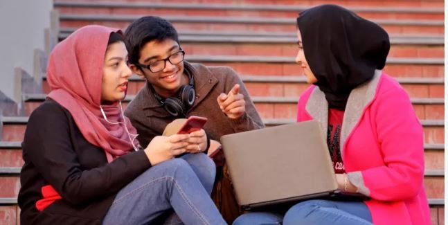 One dollar on 100 stars' Facebook's Stars program now available for Pakistani user