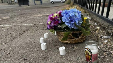 10 teenage students beat up their partner