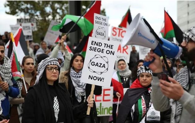 Palestine Land Day" Was Celebrated In Many European Countries Including Great Britain