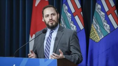 Supporters of petition to recall education minister gather in Calgary-Bow