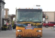 Alberta independence supporters campaign across southern Alberta