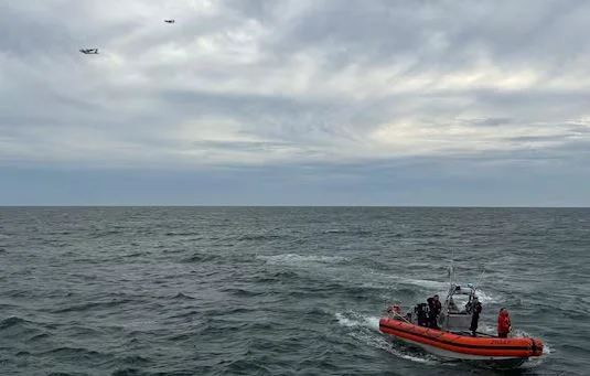 U.S. Coast Guard search for missing Ontario air ambulance near Nantucket, Massachusetts
