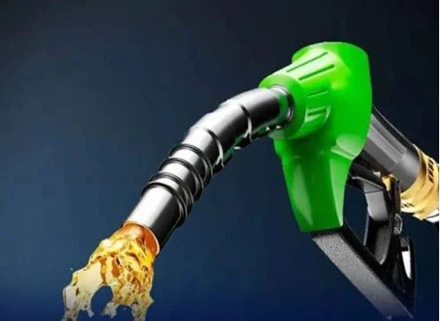 Petrol pump in Pakistan illustrating the latest increase in petrol and high-speed diesel prices.