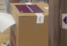 This article is based on the Urdu report you supplied. Before publication, verify the voting totals and October 13 and October 17 election dates against official City of Vancouver information.