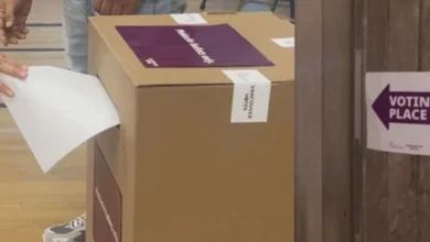 This article is based on the Urdu report you supplied. Before publication, verify the voting totals and October 13 and October 17 election dates against official City of Vancouver information.
