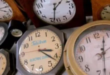 Clock being adjusted as Canada prepares for the end of daylight saving time in November 2026.
